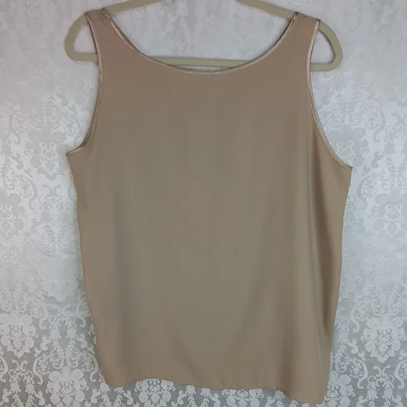 Liz Baker tan smooth tank with cream shiny trim size L - Picture 3 of 7